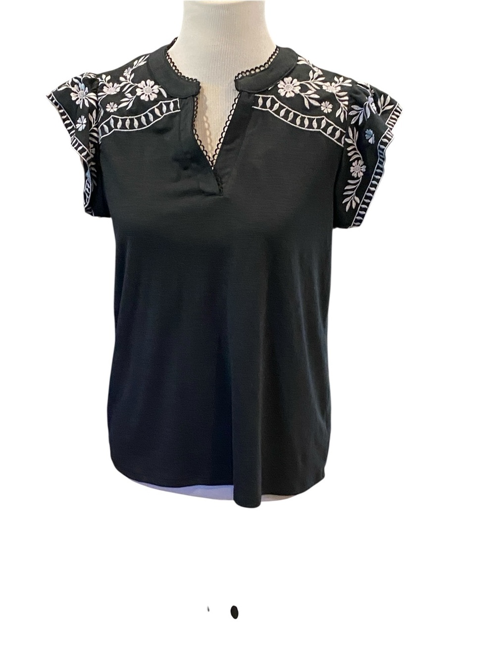 Vintage Threads V-Neck Pullover Top